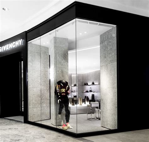 givenchy phipps plaza|Givenchy Opens Boutique in Phipps Plaza in Atlanta .